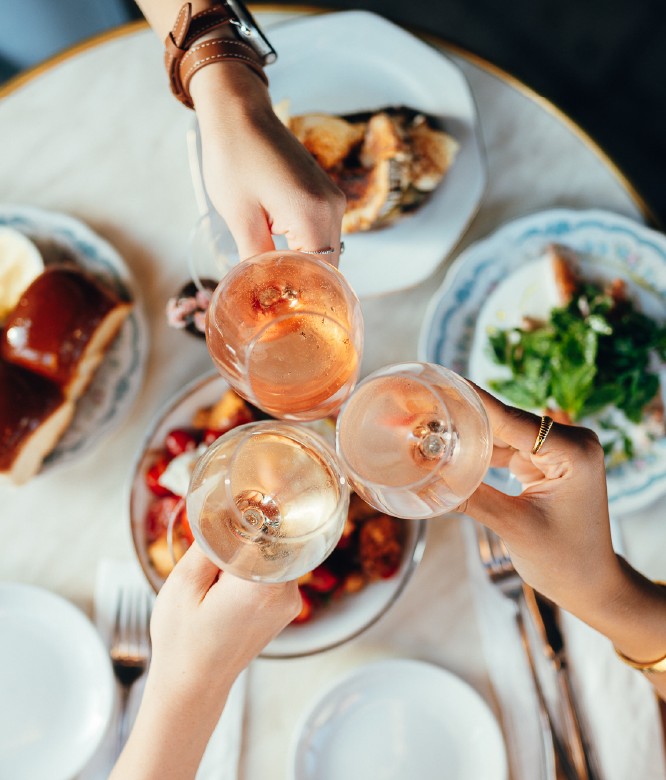 הבר האינטימי לילו בר יין מציע את כל מה שצריך לערב מוצלח chez.lilotlv