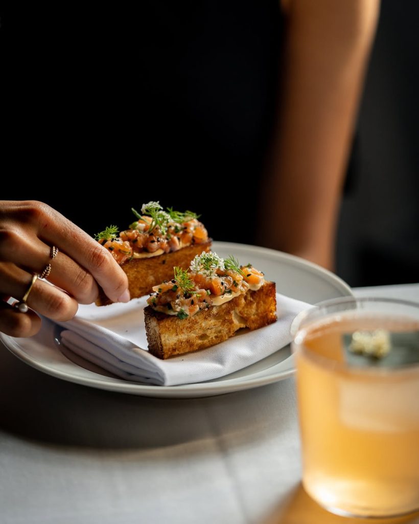 דייט נייט: 10 מקומות רומנטיים בתל אביב ששווה להזמין אליהם שולחן